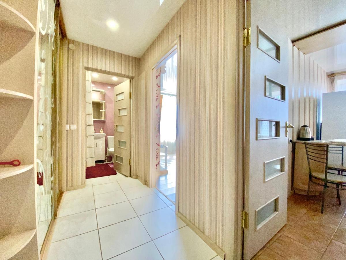 Apartpoltava: Elegant City Center Apartment Near Chestnut Alley Exterior photo