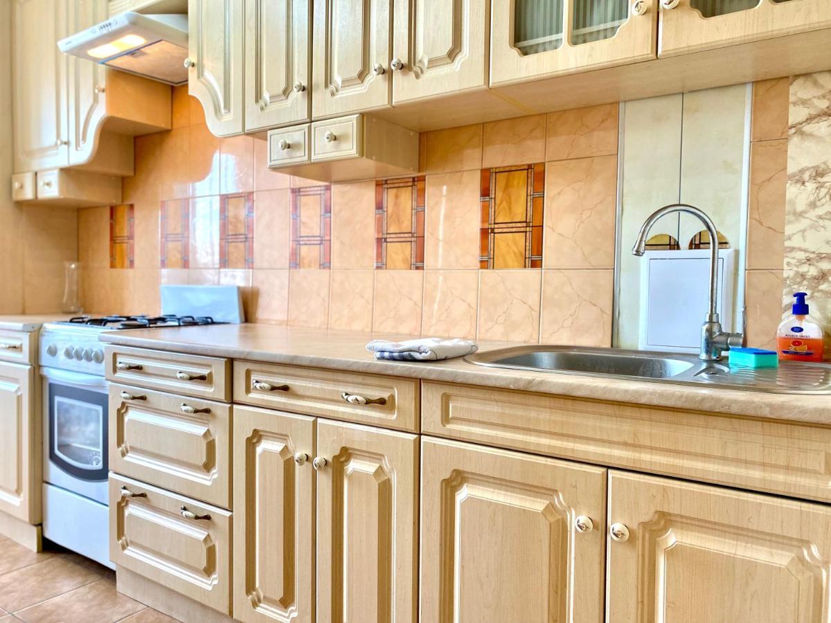 Apartpoltava: Elegant City Center Apartment Near Chestnut Alley Exterior photo